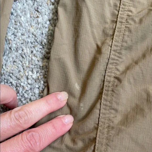 Columbia Men’s 30x34 convertible hiking pants - Picture 7 of 11